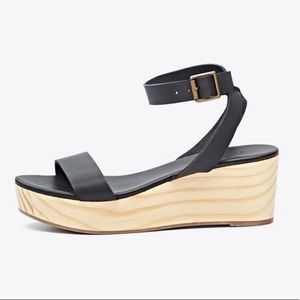 ✨NWT✨NISOLO Sarita Blk Leather Wooden Wedge Sandal